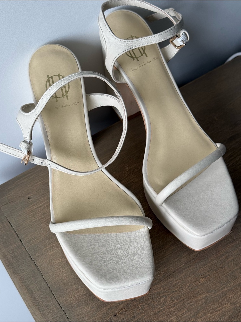 Brand New House of Harlow Relvolve Marlene Platform Heel